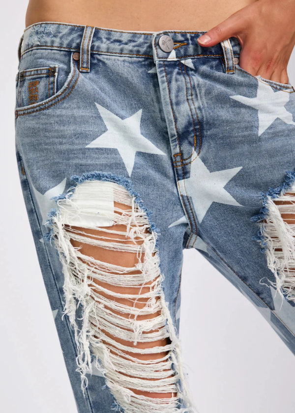 Saints Low Waist Boyfriend Denim Jeans - Starwash Blue