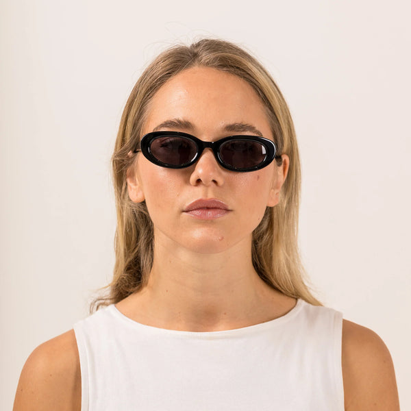 Lourdes Sunglasses - Black