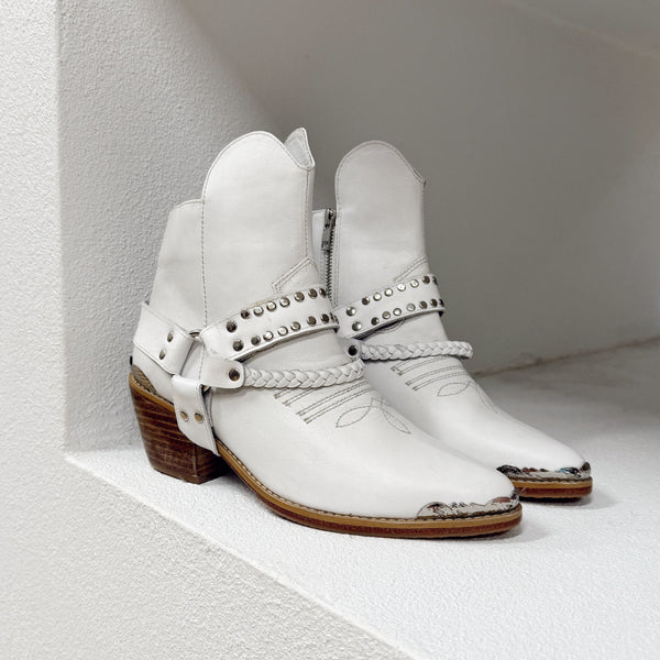 Mustang Leather Boot - White