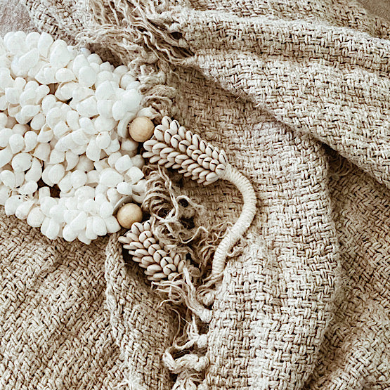 Bryn Handloomed Linen Throw - Natural With Knotted Fringe