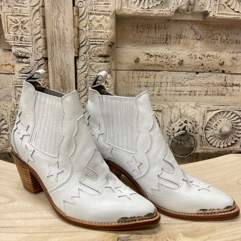 Arizona Stars Leather Boots - White